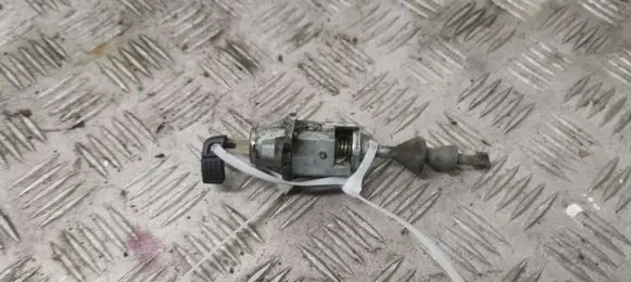 BMW 3 E90 E91 Front door lock (next to the handle) 