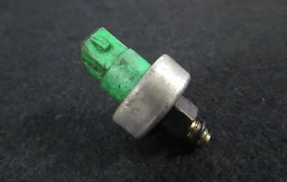 Ford Focus Air conditioning (A/C) pressure sensor 94BP3N8624AA