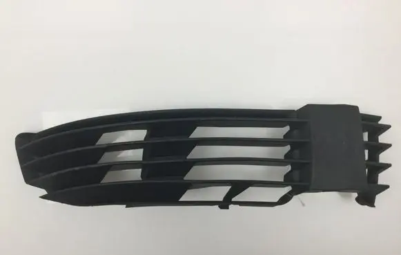 Volkswagen PASSAT B5 Front bumper lower grill 3B0853666H