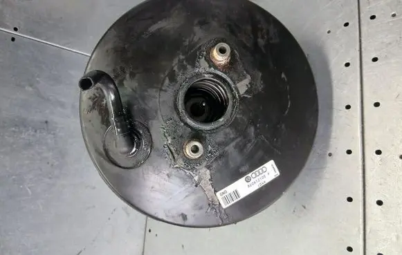 Audi A6 S6 C5 4B Brake booster 8D0612105F