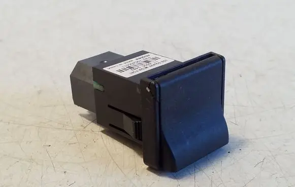 Nissan Leaf I (ZE0) USB socket connector 795405011