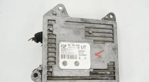 Opel Zafira B Engine control unit/module 55353843