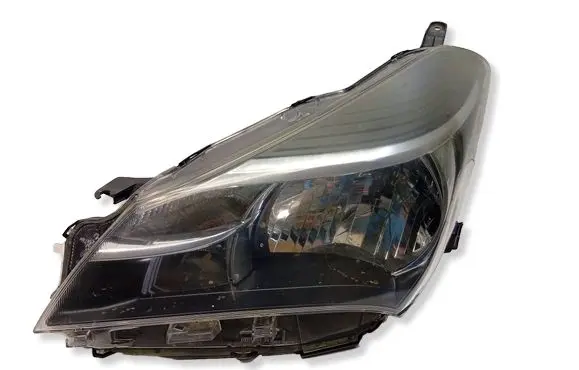 Toyota Yaris Headlight/headlamp 0D1580D159 CD164