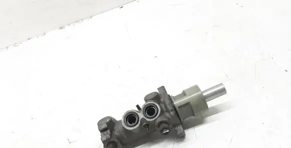 Master brake cylinder