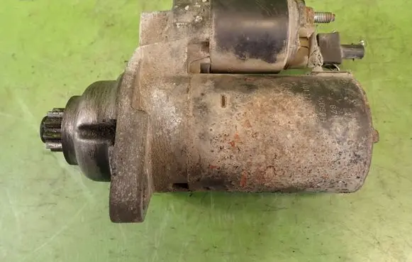 Volkswagen PASSAT B5 Starter motor