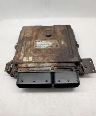 Jeep Grand Cherokee (WK) Engine control unit/module P05187324AB 0281013643 D0947A0557