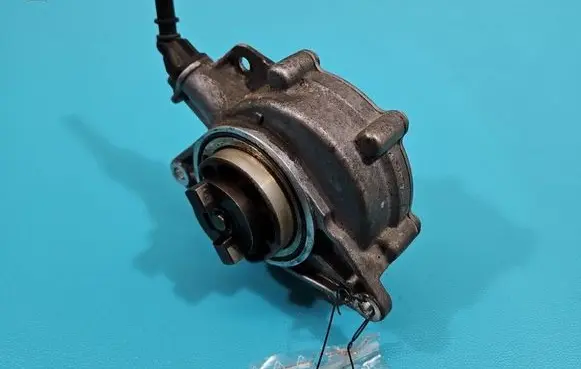 Citroen C4 II Vacuum pump 7597920-02 IMPRK1512637