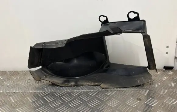 Audi A4 S4 B9 8W Intercooler air guide/duct channel 8W0121333A