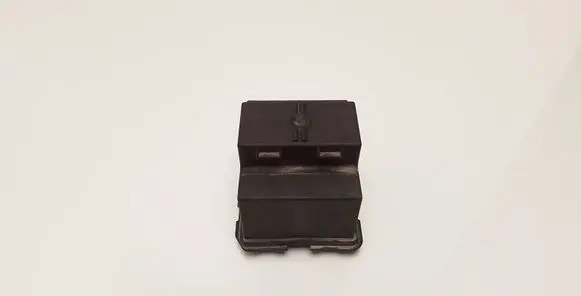 Volkswagen Touran I Fuse box cover 1K0937311C