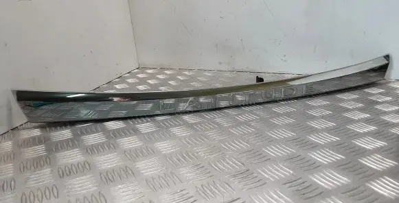 Renault Latitude (L70) Trunk door license plate light bar 