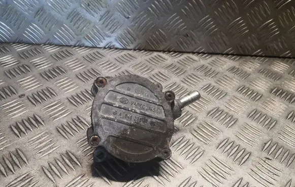 Mercedes-Benz C W203 Vacuum pump 6462300465 A6462300465