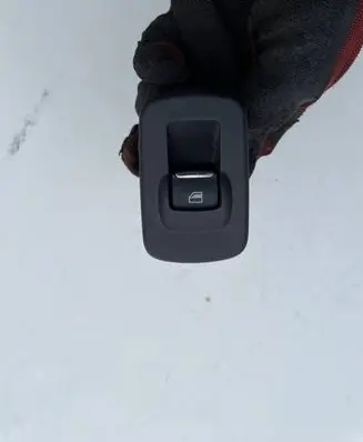 Ford Explorer Electric window control switch 1242357