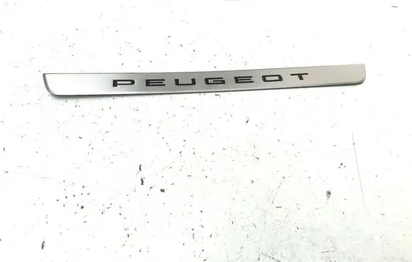 Peugeot 3008 III Front sill trim cover 98397473VV