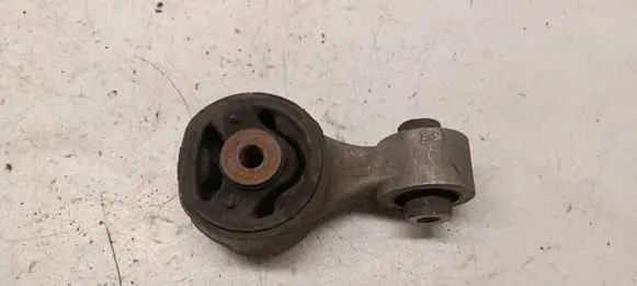 Honda CR-V Engine mount bracket 