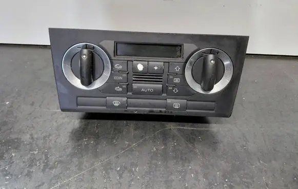 Audi A3 S3 8P Climate control/heater control trim 8P0820043