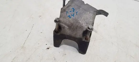 Opel Astra J Engine mounting bracket 13248477