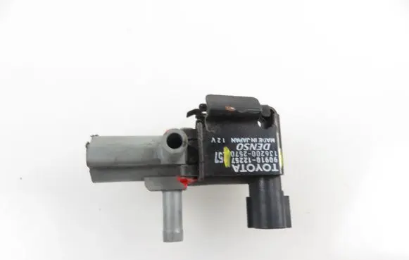 Toyota Corolla Verso E121 Valve vacuum 1362002570 9091012257