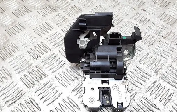 Audi A1 Tailgate/trunk/boot lock/catch/latch 8r0827505
