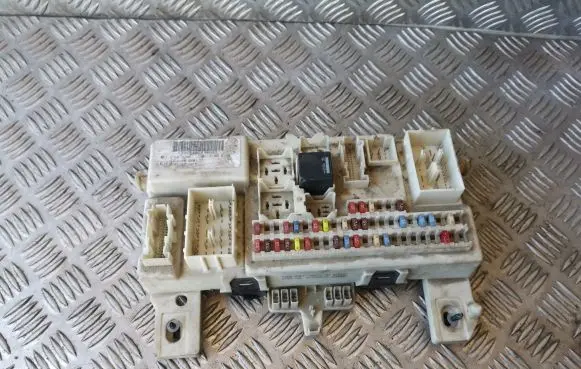 Ford Focus Fuse module 4M5T14A073AH