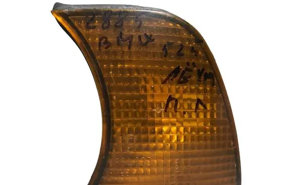 BMW 5 E34 Front indicator light 1384033 63131384033 42760R6