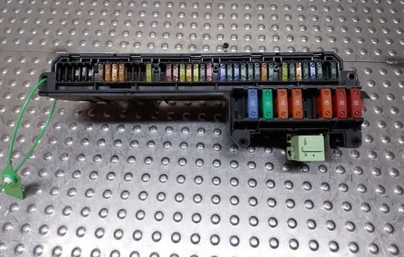 BMW 5 E60 E61 Fuse box set S18031719 6957330