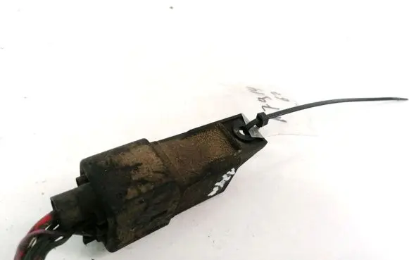 Volkswagen PASSAT B6 Glow plug pre-heat relay 0281003038
