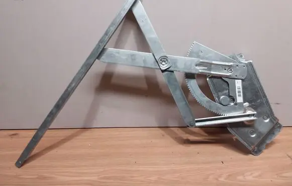 Renault Megane III Front window lifting mechanism without motor