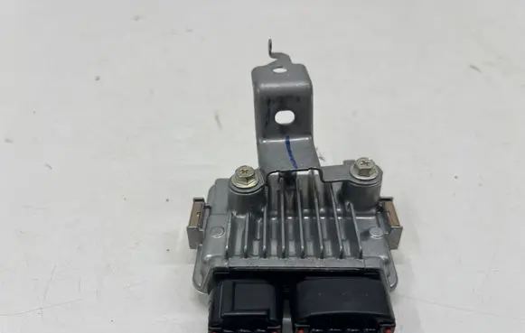 Toyota Yaris XP210 Fuel injection pump control unit/module 89571K0010