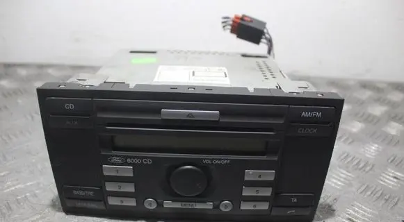 Ford Focus C-MAX Radio/GPS head unit trim 6S6118C815AJ