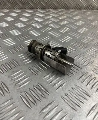 Peugeot 3008 II AdBlue injector 9813930180