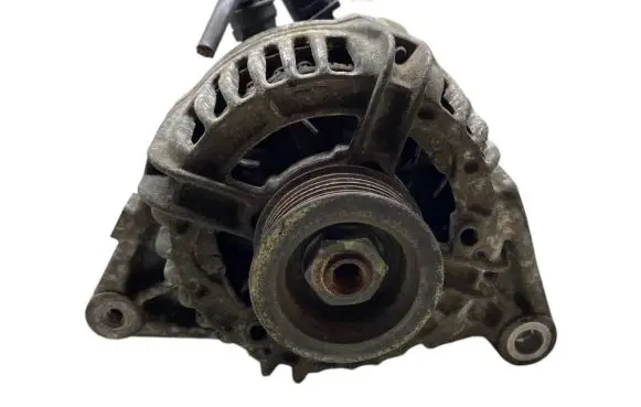 Toyota Corolla E120 E130 Generator/alternator 270600D140B 0124325079