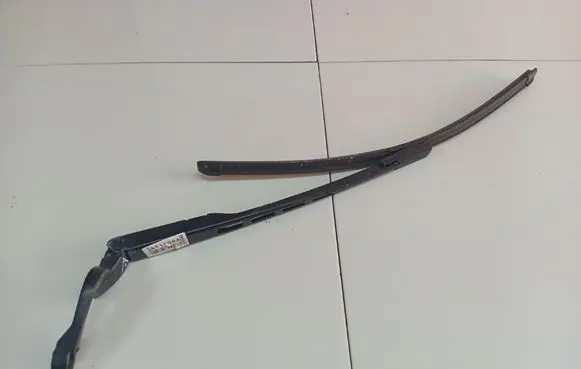 Audi A6 S6 C6 4F Front wiper blade arm 