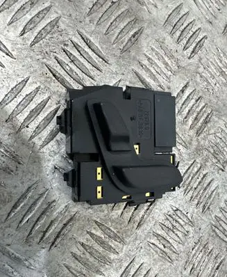 Mercedes-Benz E W212 Seat control switch A2048701958