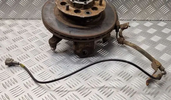 Nissan King Cab, Navara Front wheel hub spindle knuckle