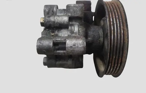 Toyota Avensis T250 Power steering pump
