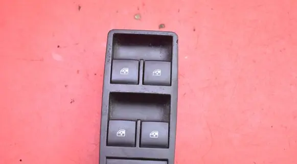Opel Insignia A Electric window control switch 13305011
