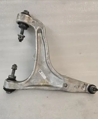Maserati Levante Front lower control arm/wishbone 06701063620