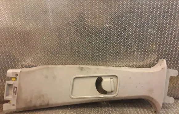Land Rover Discovery 3 - LR3 (B) pillar trim (bottom) EMB500271