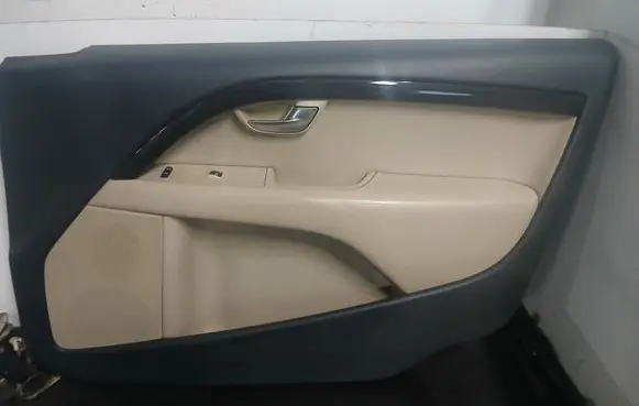 Volvo V70 Front door card panel trim 39883499 112067109397 112067