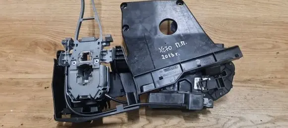 Volvo XC70 Front door lock 31253666