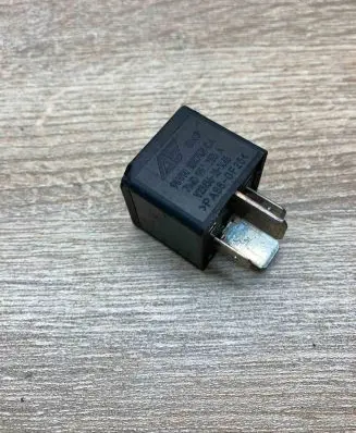 Volkswagen Golf IV Other relay 7M0951253A 95VW10K705CA