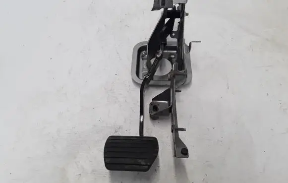 Renault Zoe Brake pedal 465015137R