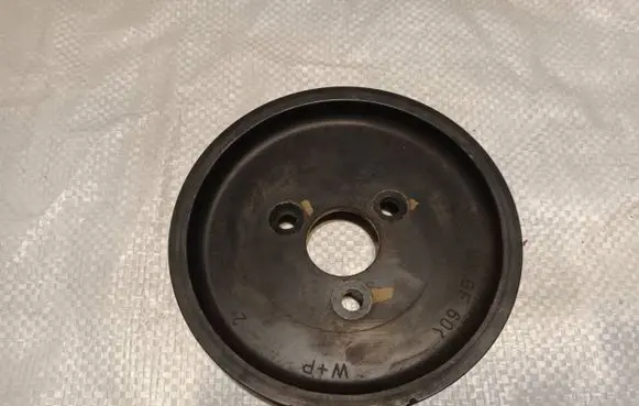 BMW 3 E46 Power steering pump pulley 32421740858