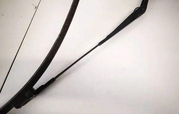 Front wiper blade arm