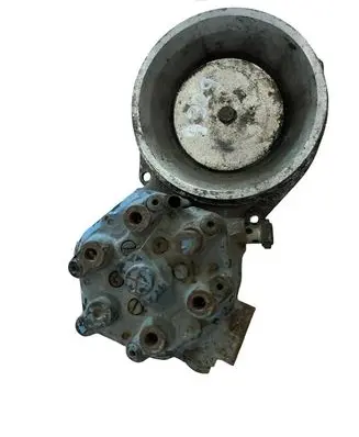Audi 100 200 5000 C3 Fuel distributor 0438120185