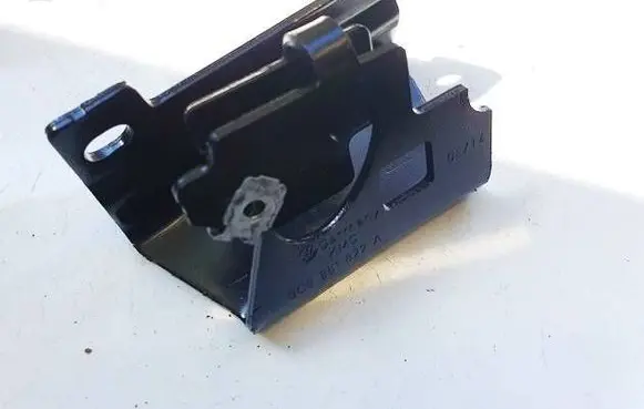 Volkswagen PASSAT B7 Other exterior part 3C9861822A