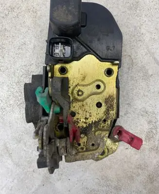 Chrysler Sebring (ST-22 - JR) Rear door lock