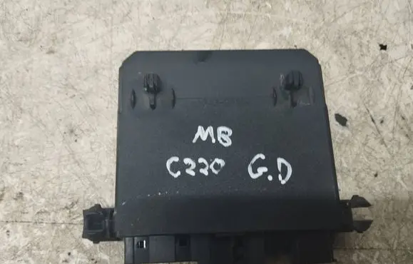 Mercedes-Benz C W203 Door control unit/module 2038202285 351391