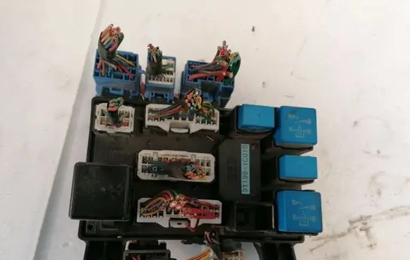 Hyundai Getz Fuse module 911981c010