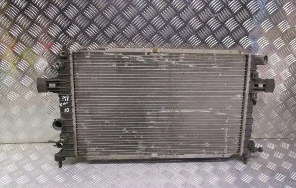 Opel Zafira B Coolant radiator